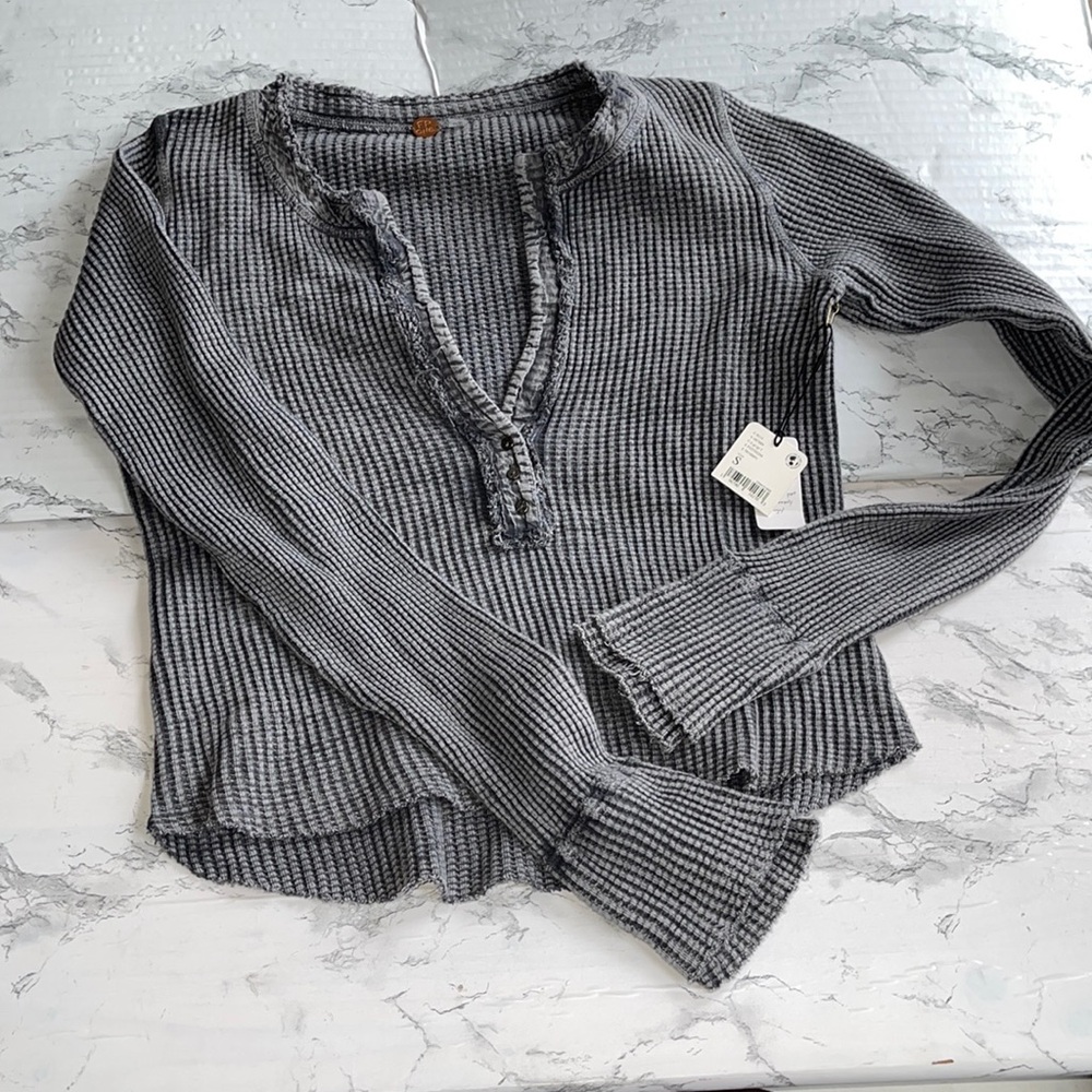 FREE PEOPLE FP ONE THERMAL WASHED CHARCOAL GREY SIZE SMALL PLUNGE NECK TOP NWT